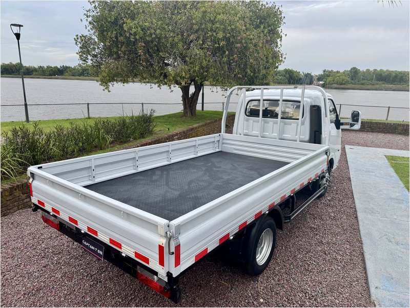 Dongfeng presenta el nuevo Captain T 515 en Argentina