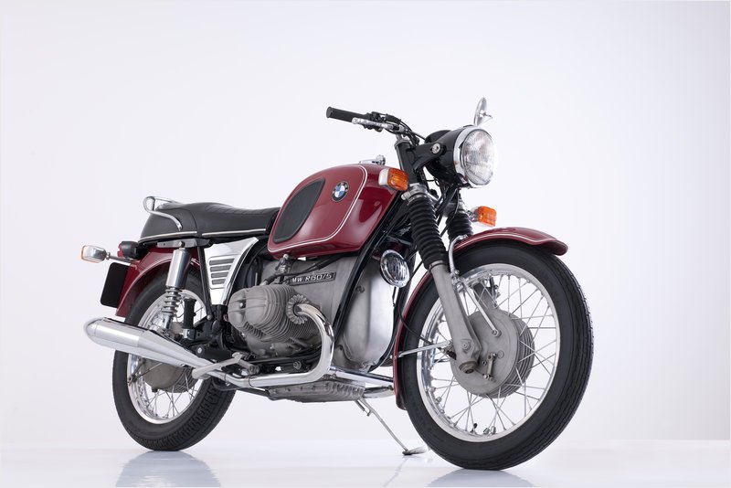 Elspeth Beard dio la vuelta al mundo en moto BMW