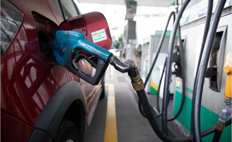 Bajan los precios de la nafta súper y el gasoil