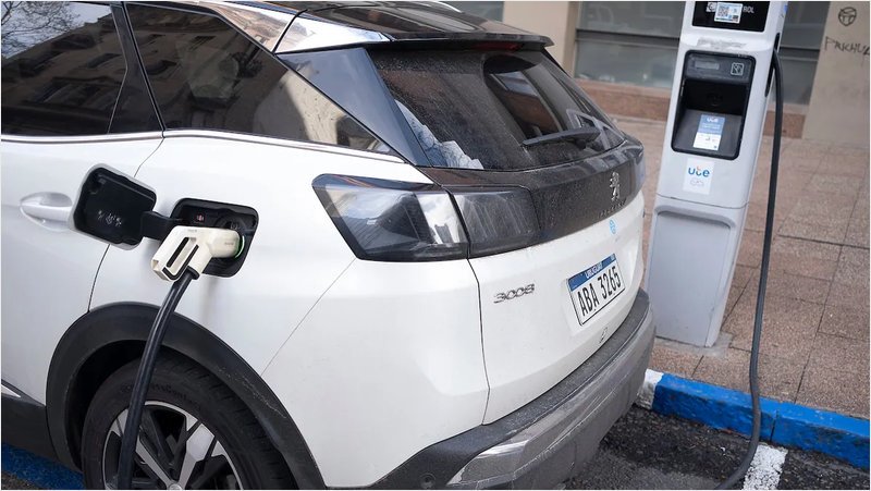 Sube 5% el costo de carga de autos eléctricos