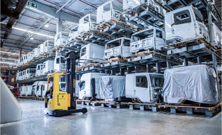 VW Caminhões e Ônibus cerró 2025 con posventa ampliada