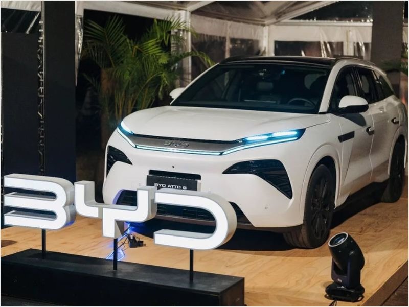 BYD presentó el SUV híbrido ATTO 8