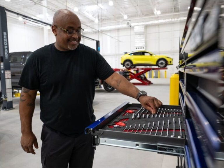 Ford acelera su nueva plataforma eléctrica