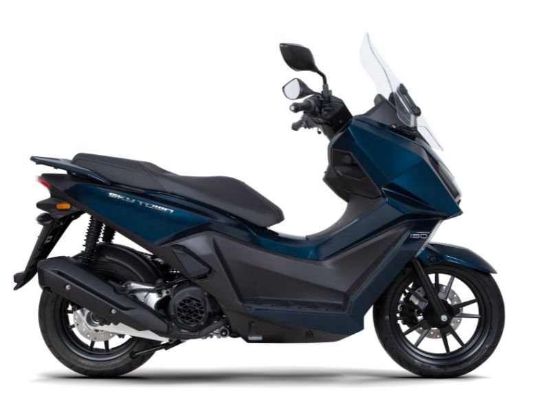 Kymco lanzó el nuevo Skytown 150
