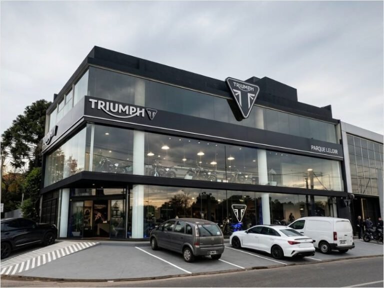 Triumph inauguró un concesionario en Leloir