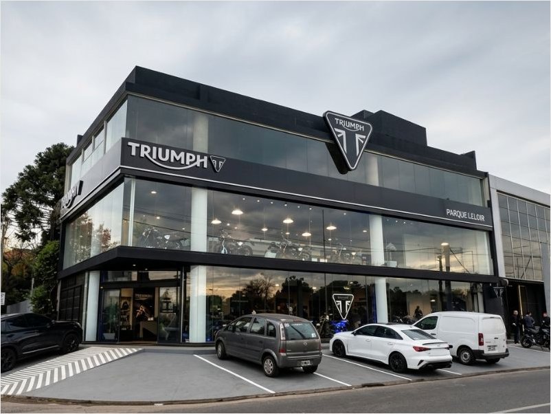 Triumph inauguró un concesionario en Leloir