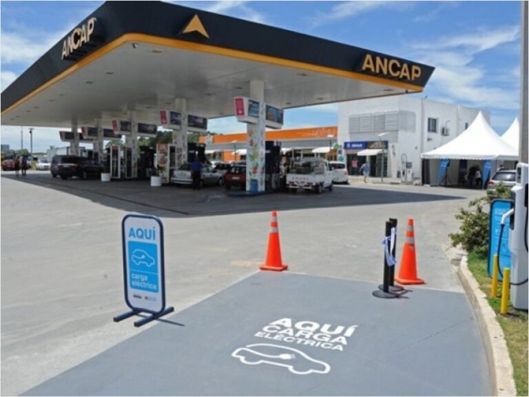 Estacioneros alertan por caída de ventas y suba de combustibles