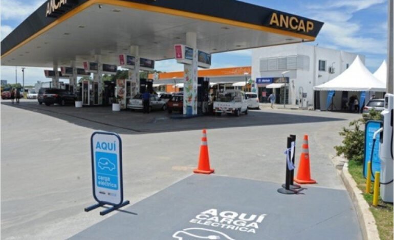Estacioneros alertan por caída de ventas y suba de combustibles
