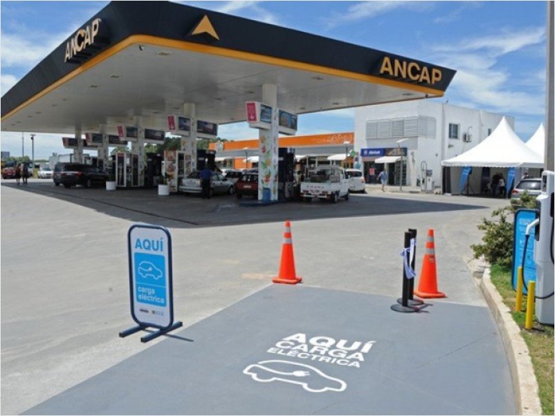 Estacioneros alertan por caída de ventas y suba de combustibles