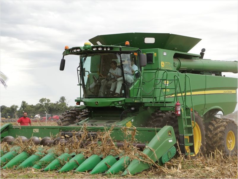 Maquinaria agrícola: baja la actividad en junio
