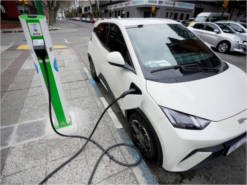 Uruguay lidera la transición hacia el auto eléctrico