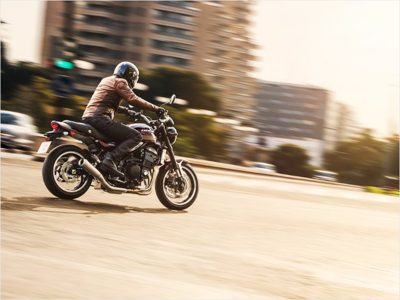 Kawasaki presenta las Z900RS ABS y Z900 ABS Black Edition