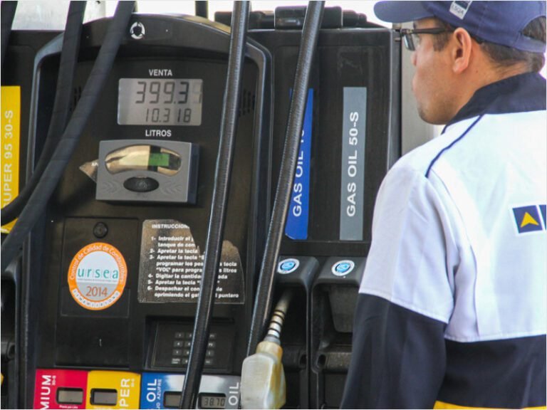 El Gobierno mantiene sin cambios los combustibles en agosto