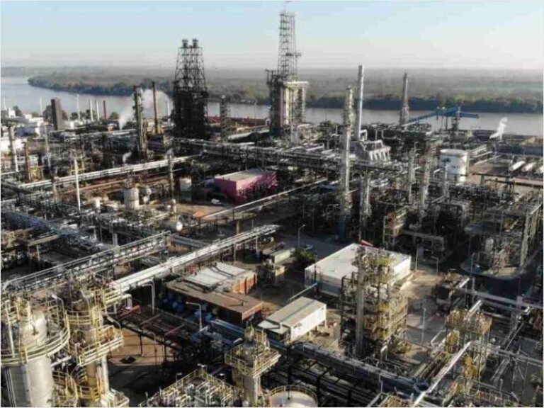 Refinerías: el futuro de los combustibles