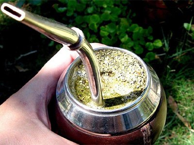 Las Estaciones de Servicio en el ”Mate Go”