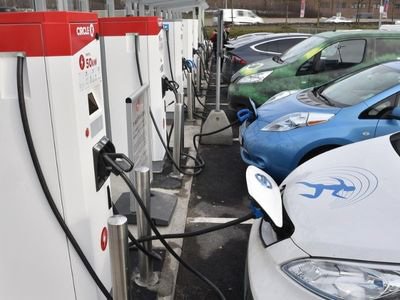 ”El éxito del auto eléctrico es un problema”