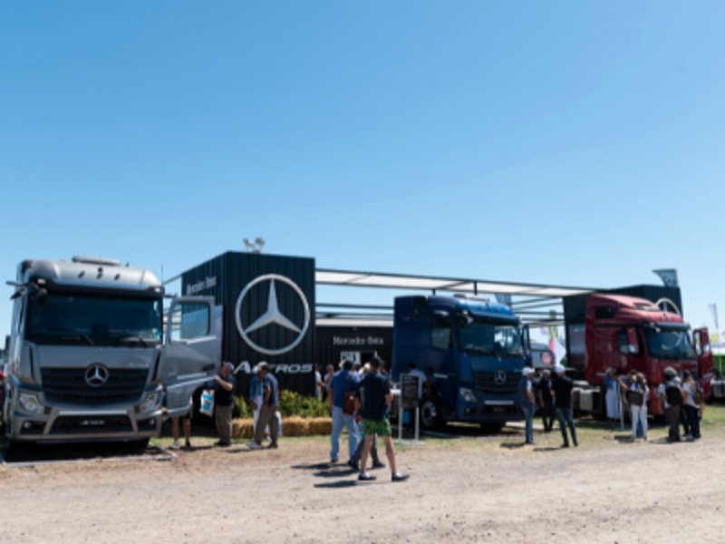Atego 2430, estrella del Stand de Mercedes-Benz en Expoagro