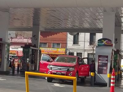 Los clientes de la Playa, a la Tienda