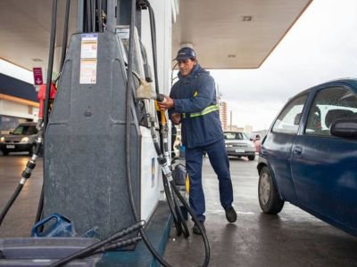Bajó el precio del gasoil 50S al público