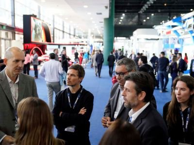 Reunión de la Industria automotriz y autopartista