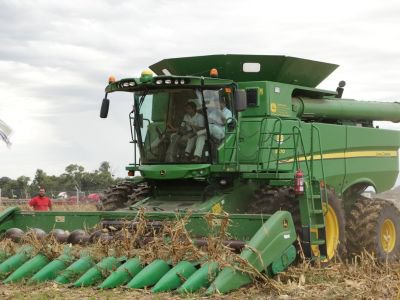 Repunte para la venta de maquinaria agrícola