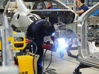 La industria automotriz se acerca a niveles de hace 11 años