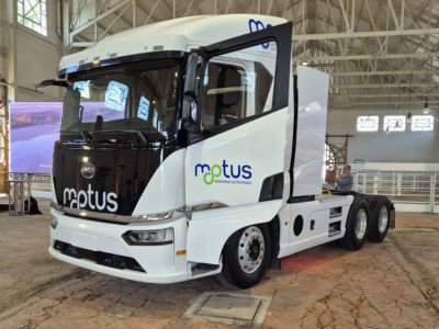 BYD presenta camión tractor 100% eléctrico Q3MA