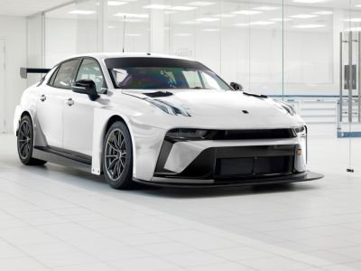 Lynk & Co debuta con modelos Premium y éxito en el TCR
