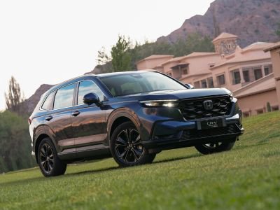 Honda lanza los híbridos Civic y CR-V Advanced en Argentina