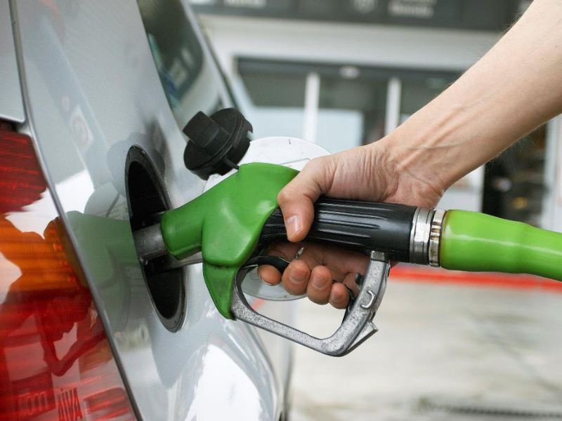 Reducción de precios de combustibles tras caída del PPI