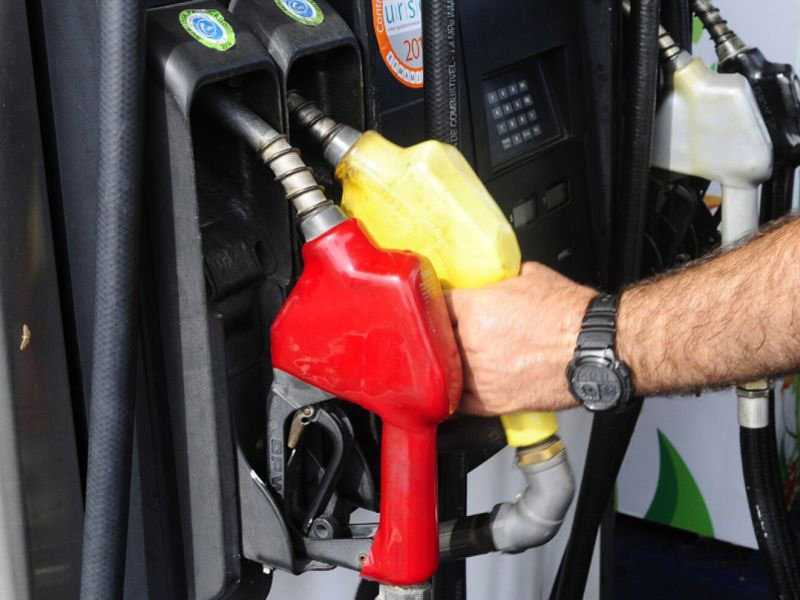 Nuevos precios de combustibles rigen desde mayo