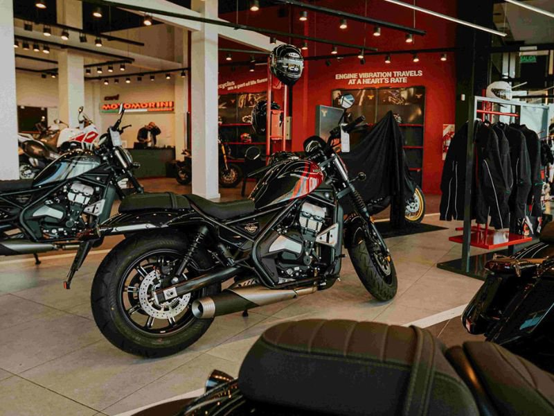 Moto Morini mostró Seiemmezzo, X-Cape y Calibro