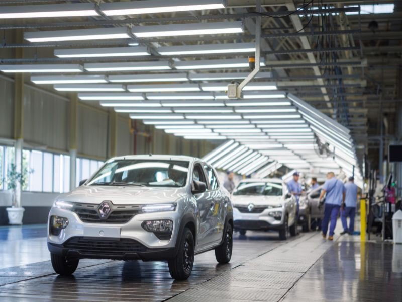 Exportaciones sostuvieron industria automotriz en agosto