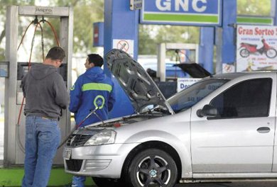 GNC – 33 años en la Argentina