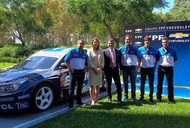 Se presentó al Equipo YPF Chevrolet de Súper TC2000 para la temporada 2015