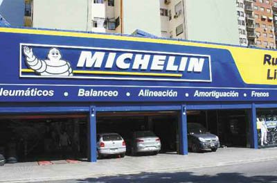 Michelin inaugura un nuevo punto de venta junto a Ruedas Liberal