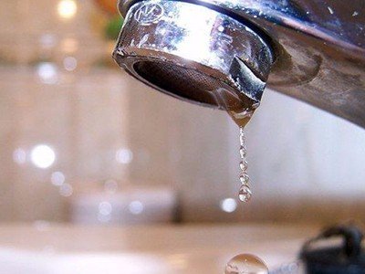 FEC gestiona una rebaja en los costos del servicio de agua