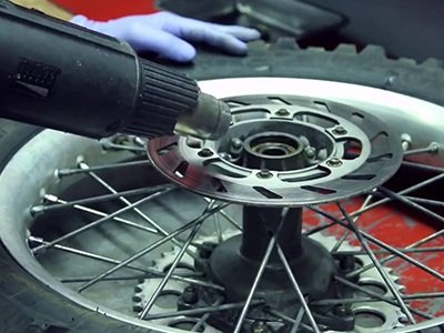 Cuando la moto vibra