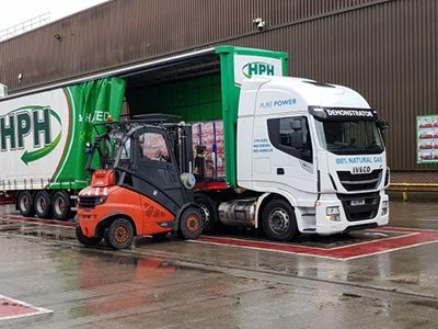 La cervecera más grande del mundo prueba camión a GNL