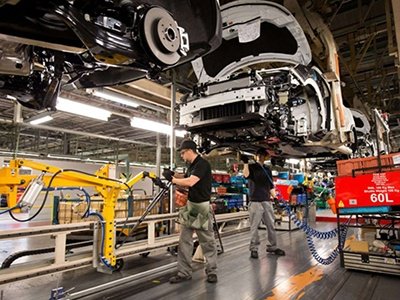 México, el sector manufacturero automotriz con más trabajadores y mejores remuneraciones