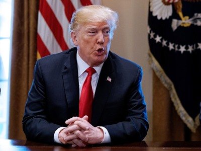 El Presidente de EEUU, amenza con gravar 20% los vehículos europeos