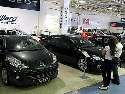 Perú, más del 50% de las personas planean comprar un vehículo a fin de año