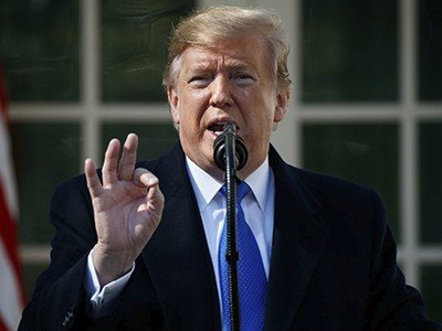 El presidente de EEUU amenaza con imponer aranceles del 25% a los automóviles mexicanos