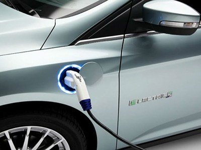 Líneas de crédito para la movilidad eléctrica en Ecuador