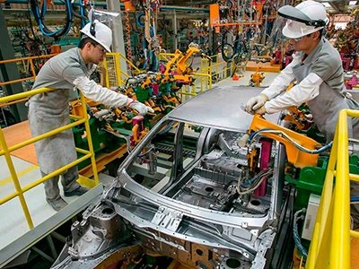 Estados Unidos golpea a la industria automotriz mexicana