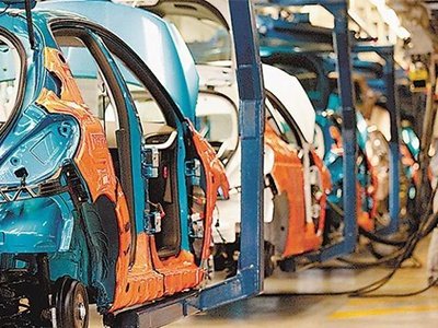 La producción automotriz en Mayo cayó un 35%