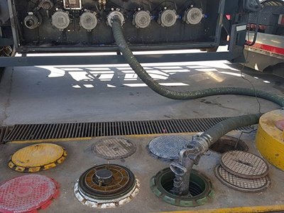 ¿Cómo detectar la presencia de agua en los tanques de naftas o gasoil?