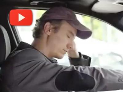 10 Hábitos Peligrosos que Distraen a la Hora de Manejar (Manejar con Sueño)