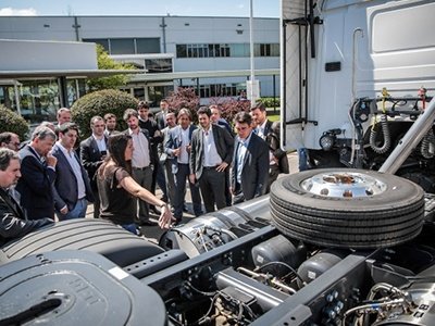 Scania enseña el primer camión a GNL en Argentina