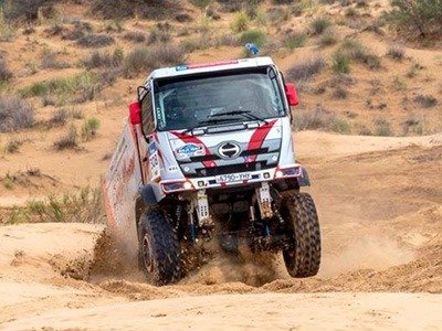 Un lugar para Hino en el Dakar 2019